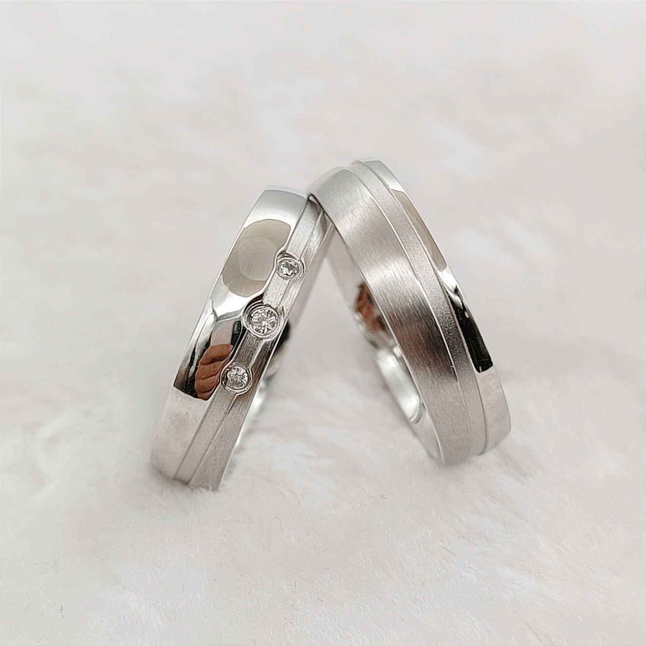 Titanium Steel Ring - 記念日、婚約、ロマンチックなセレモニー用のマッチング結婚指輪 316L ステンレス鋼のカップルリング 色あせなし