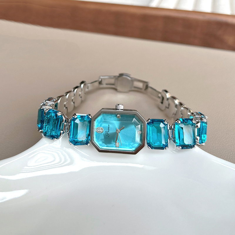 UTHAI 女性用腕時計女の子用腕時計クォーツ時計長方形ダイ - Jewelry Diamond Watches のレビューと価格