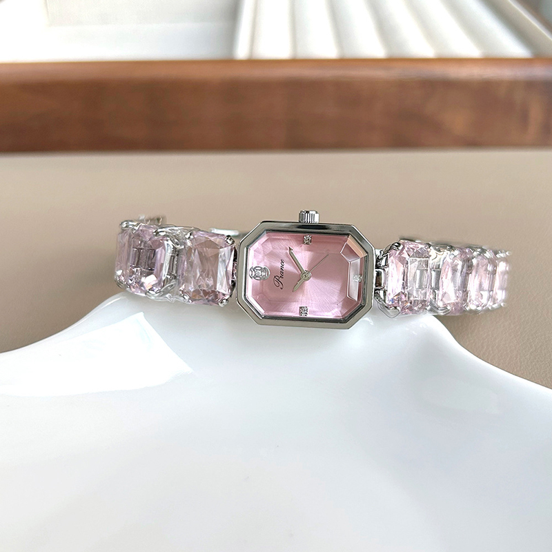 UTHAI 女性用腕時計女の子用腕時計クォーツ時計長方形ダイ - Jewelry Diamond Watches のレビューと価格