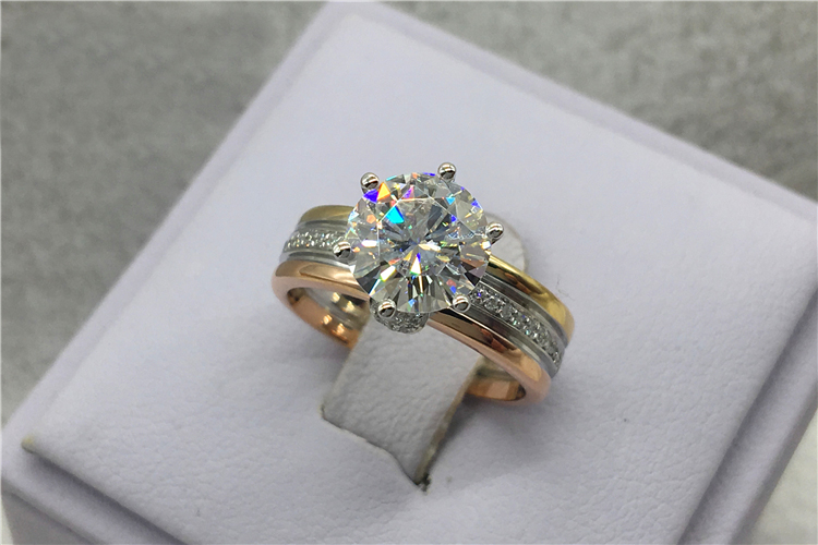 カスタムソリッド18K Au750イエローホワイトローズゴー - Moissanite Ring のレビューと価格