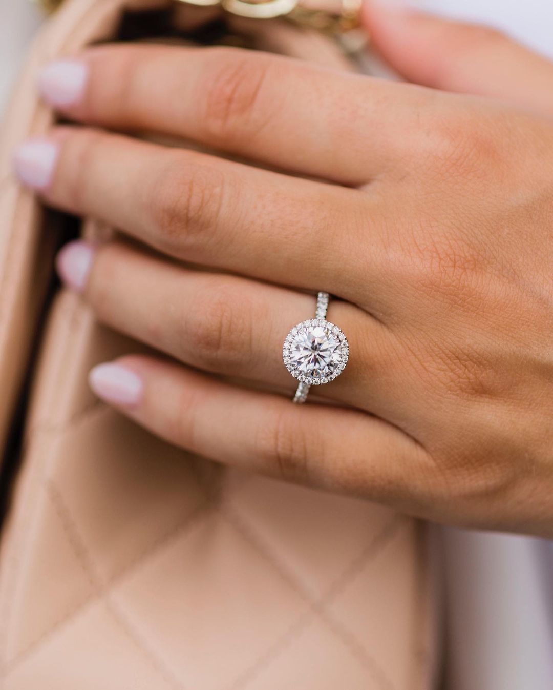 2.5カラット ラボグローブメント モアサナイト ウェディン - Moissanite Ring のレビューと価格